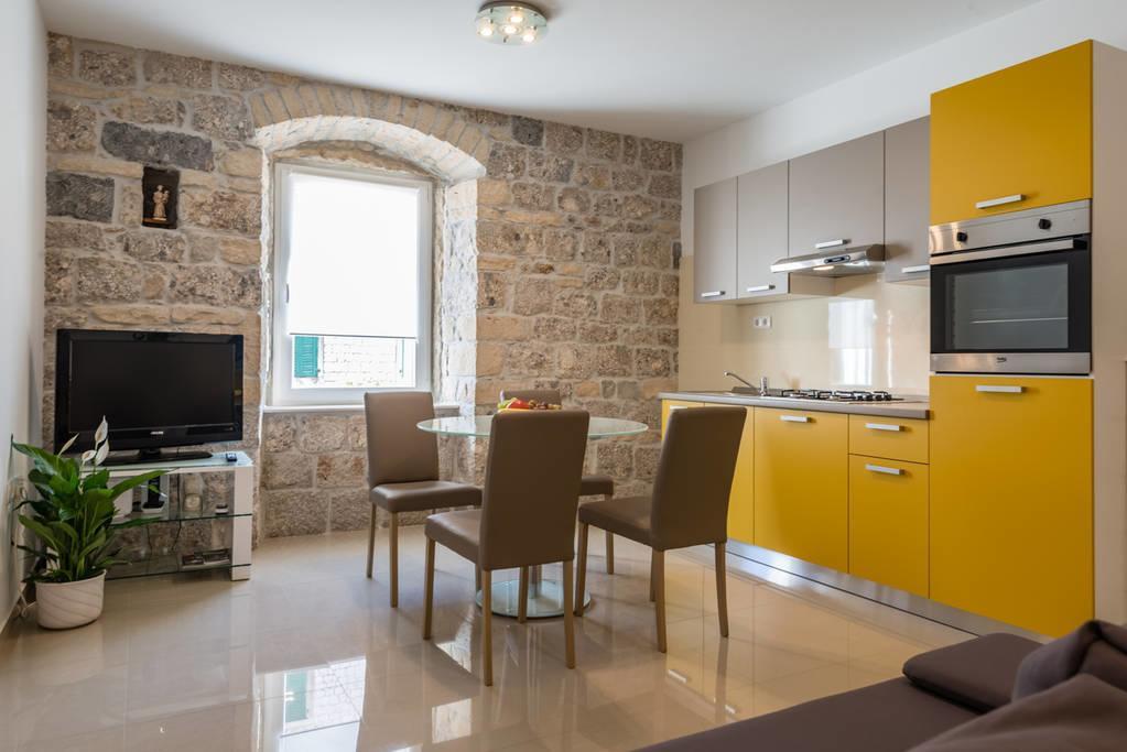Mila Apartment Sinj Exteriér fotografie